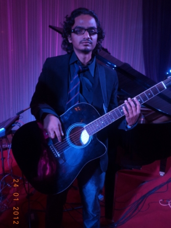 male guitar players west-delhi
