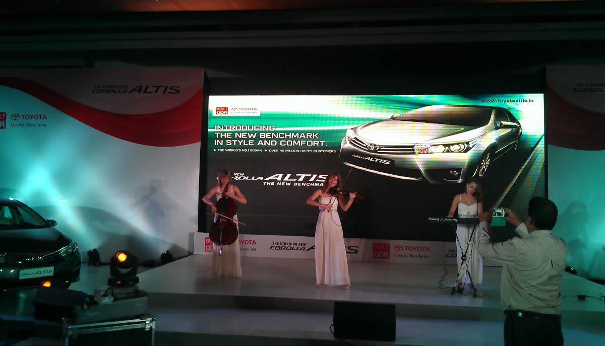 famous trio musicians west-delhi